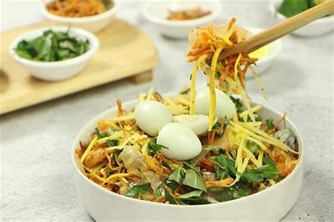 Bánh tráng trộn (Rice Paper Salad)