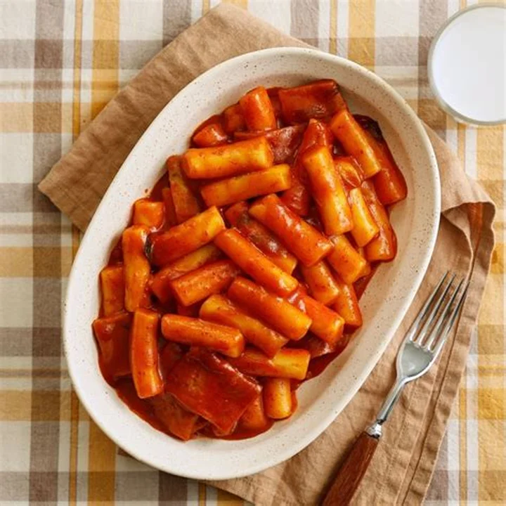 Bánh gạo cay (Tteokbokki)